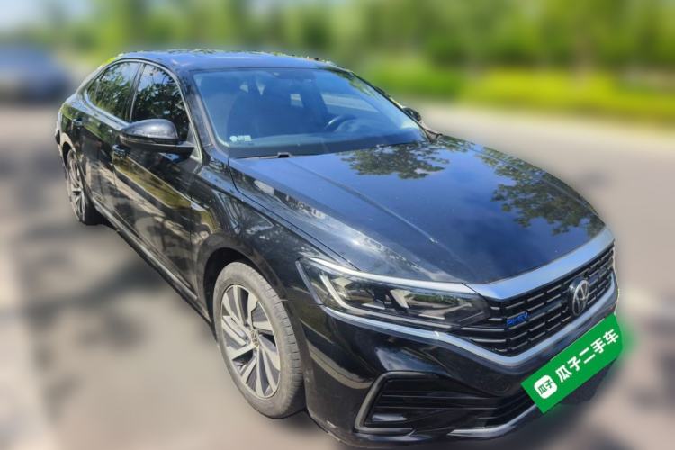 Used Volkswagen Passat New Energy 2022 430 PHEV Hybrid Elite Edition Front Right 45 Deg