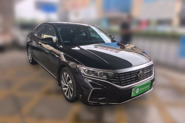 Used Volkswagen Passat New Energy 2022 430 PHEV Hybrid Luxury Edition Front Right 45 Deg