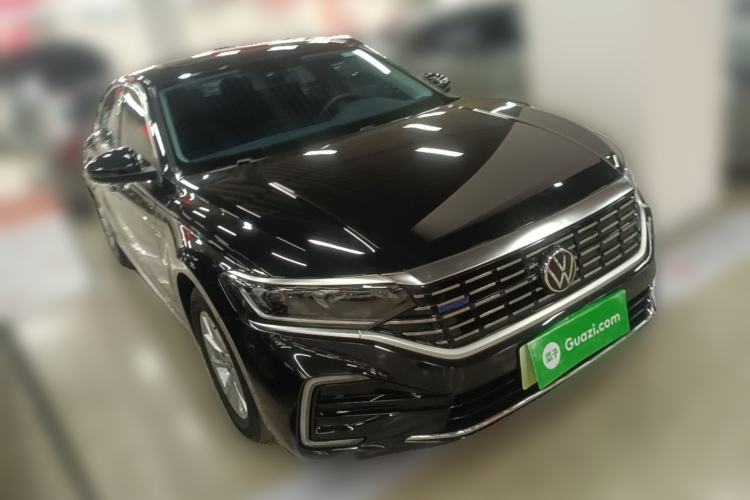 Used Volkswagen Passat New Energy 2022 430 PHEV Hybrid Business Edition Front Right 45 Deg