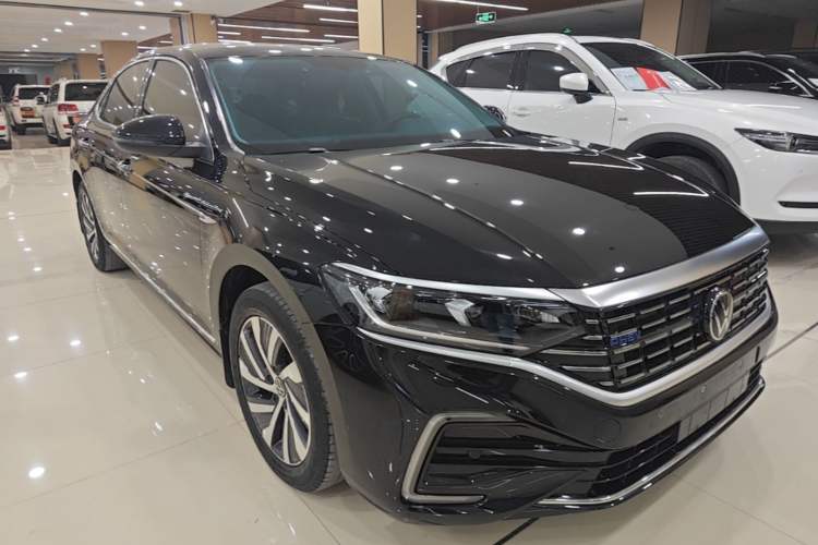 Used Volkswagen Passat New Energy 2022 Revised Version 430 PHEV Hybrid Elite Edition Front Right 45 Deg