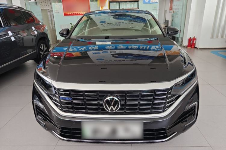 Used Volkswagen Passat New Energy 2022 430 PHEV Hybrid Elite Edition Front