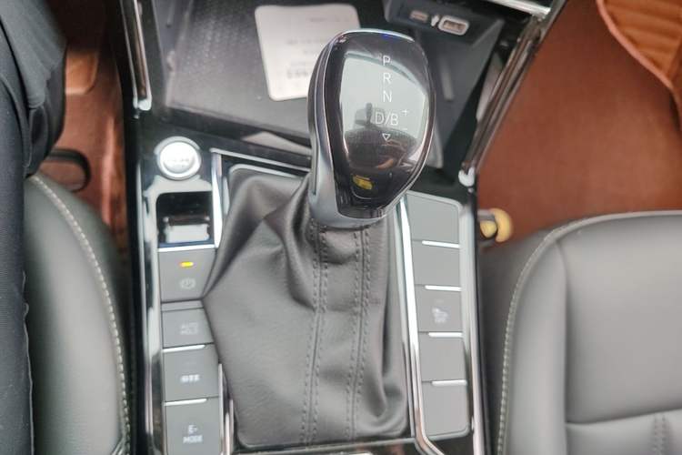 Used Volkswagen Passat New Energy 2022 430 PHEV Hybrid Business Edition Gear Lever