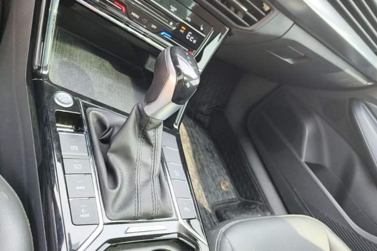 Used Volkswagen Passat New Energy 2022 430 PHEV Hybrid Elite Edition Gear Lever