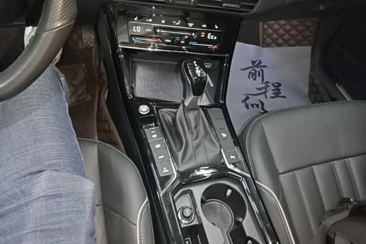 Used Volkswagen Passat New Energy 2022 Revised Version 430 PHEV Hybrid Elite Edition Gear Lever