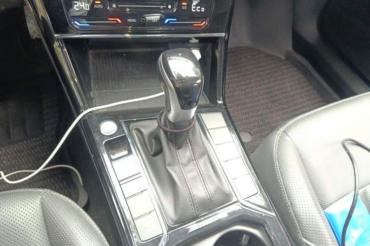 Used Volkswagen Passat New Energy 2022 430 PHEV Hybrid Luxury Edition Gear Lever