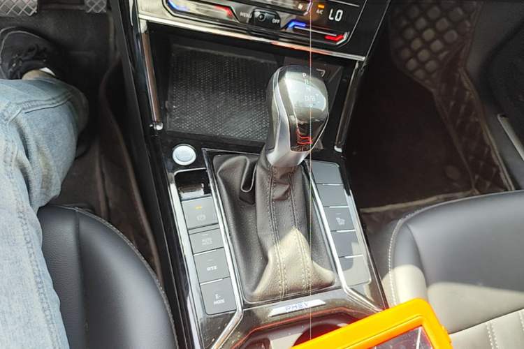 Used Volkswagen Passat New Energy 2022 430 PHEV Hybrid Business Edition Gear Lever