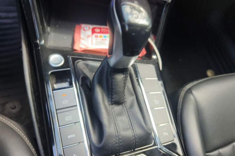 Used Volkswagen Passat New Energy 2022 430 PHEV Hybrid Elite Edition Gear Lever