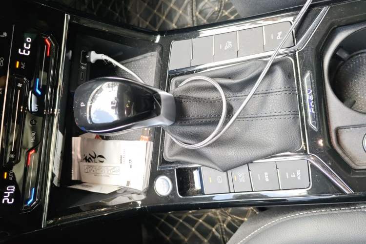 Used Volkswagen Passat New Energy 2022 430 PHEV Hybrid Elite Edition Gear Lever