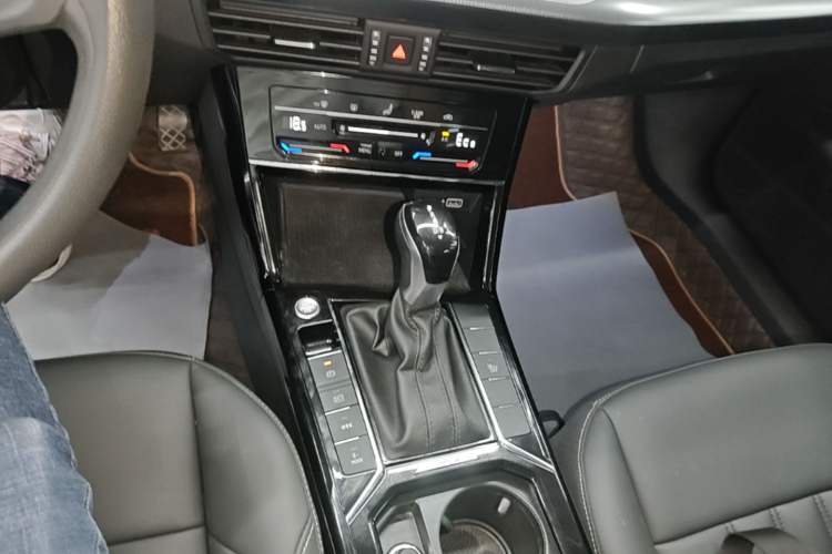 Used Volkswagen Passat New Energy 2022 430 PHEV Hybrid Business Edition Gear Lever