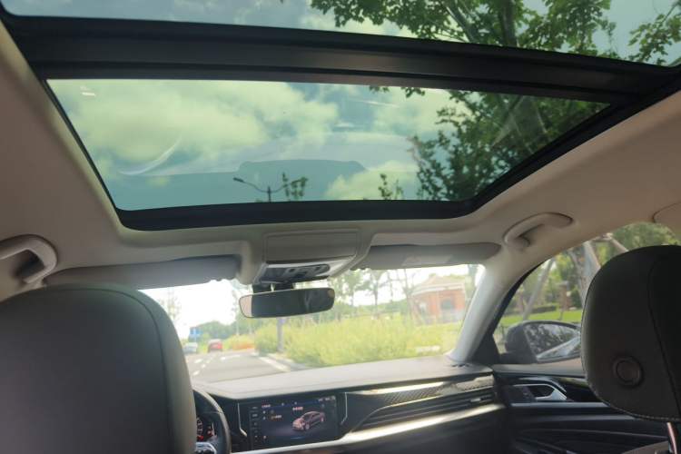 Used Volkswagen Passat New Energy 2022 430 PHEV Hybrid Elite Edition Headliner