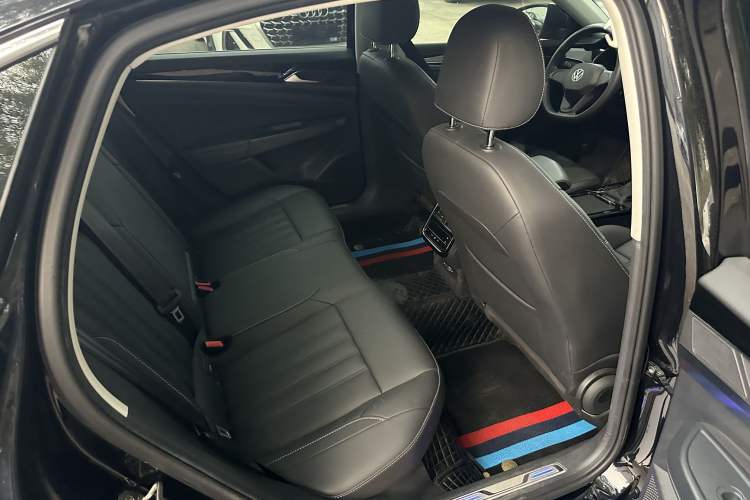 Used Volkswagen Passat New Energy 2022 430 PHEV Hybrid Business Edition Interior 10