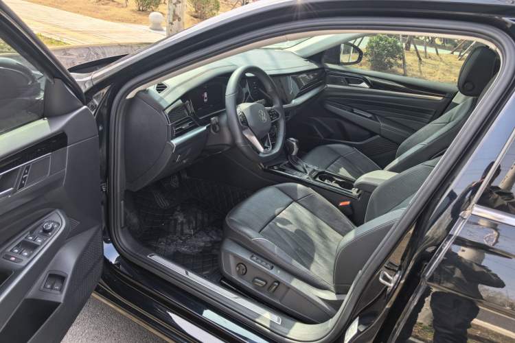 Used Volkswagen Passat New Energy 2022 430 PHEV Hybrid Luxury Edition Interior 2