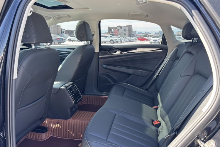 Used Volkswagen Passat New Energy 2022 430 PHEV Hybrid Business Edition Interior 3