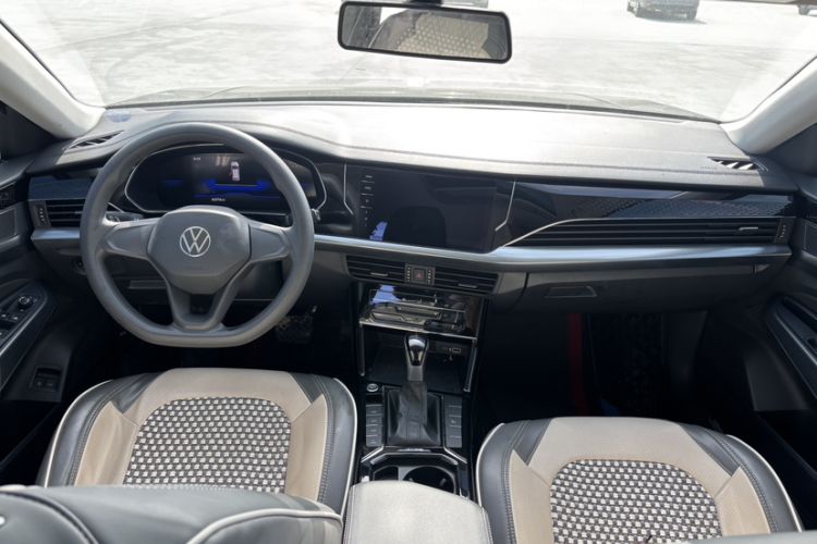 Used Volkswagen Passat New Energy 2022 430 PHEV Hybrid Business Edition Interior 4