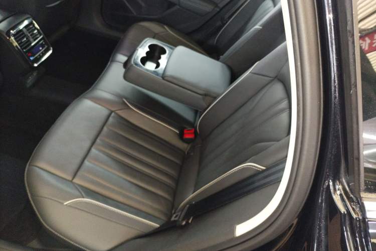 Used Volkswagen Passat New Energy 2022 430 PHEV Hybrid Elite Edition Interior 4