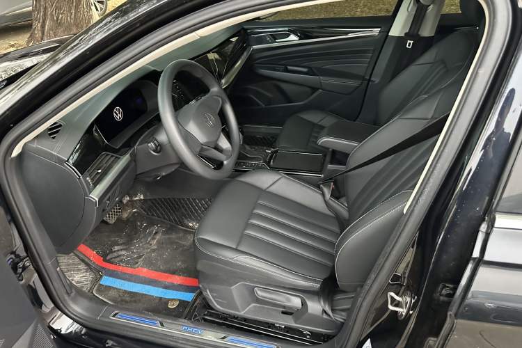 Used Volkswagen Passat New Energy 2022 430 PHEV Hybrid Business Edition Interior 4