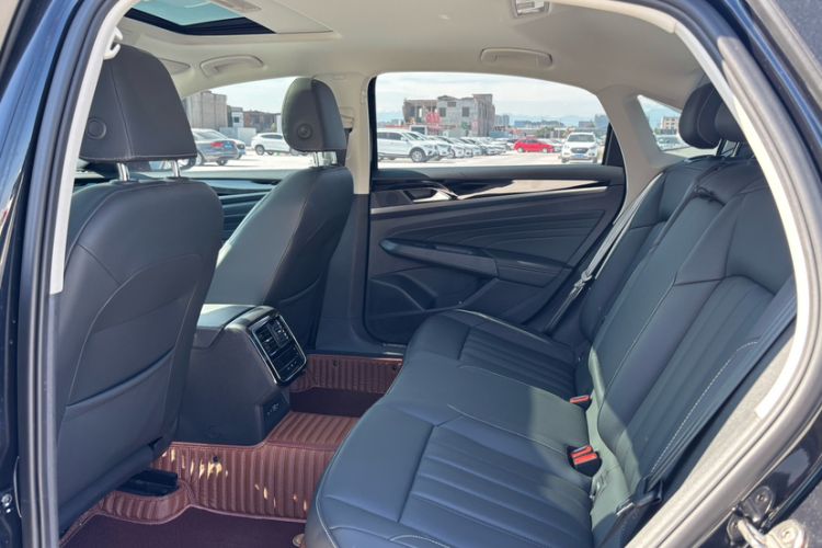 Used Volkswagen Passat New Energy 2022 430 PHEV Hybrid Business Edition Interior 7