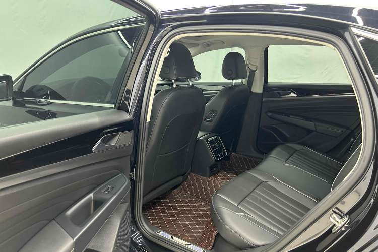 Used Volkswagen Passat New Energy 2022 430 PHEV Hybrid Elite Edition Interior 9