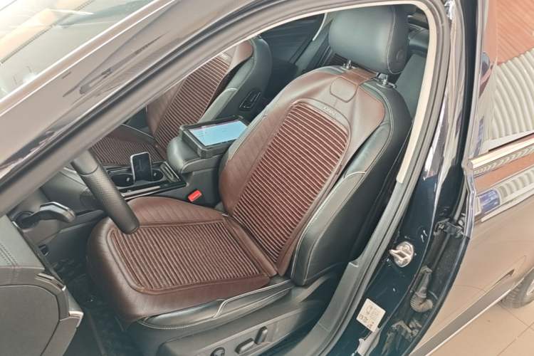 Used Volkswagen Passat New Energy 2022 430 PHEV Hybrid Elite Edition Left Front Seat