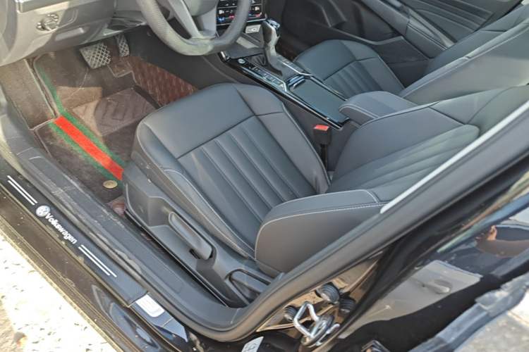 Used Volkswagen Passat New Energy 2022 430 PHEV Hybrid Business Edition Left Front Seat
