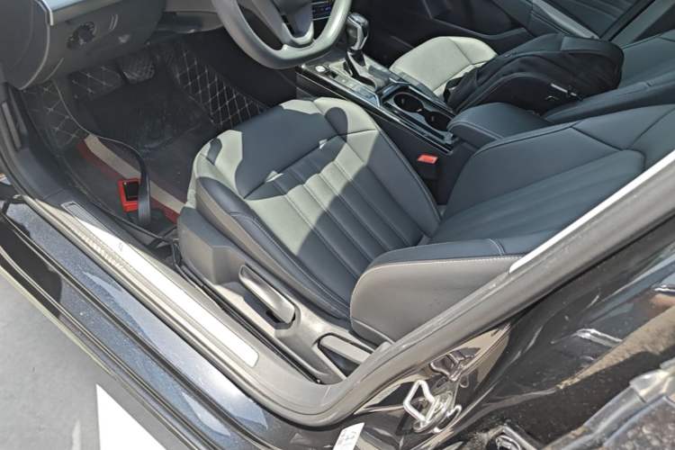 Used Volkswagen Passat New Energy 2022 430 PHEV Hybrid Business Edition Left Front Seat