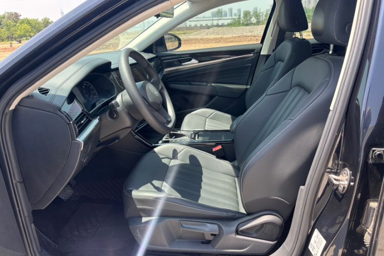 Used Volkswagen Passat New Energy 2022 430 PHEV Hybrid Business Edition Left Front Seat