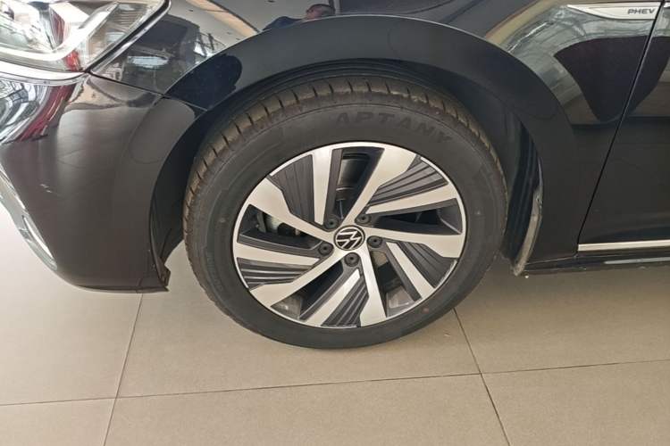 Used Volkswagen Passat New Energy 2022 430 PHEV Hybrid Elite Edition Left Front Wheel Hub