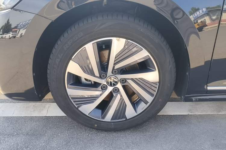 Used Volkswagen Passat New Energy 2022 430 PHEV Hybrid Elite Edition Left Front Wheel Hub