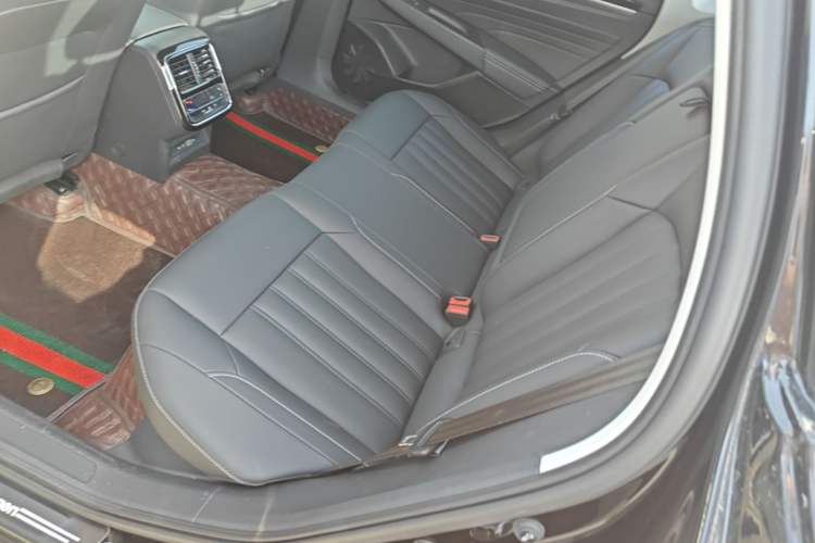 Used Volkswagen Passat New Energy 2022 430 PHEV Hybrid Business Edition Left Rear Seat