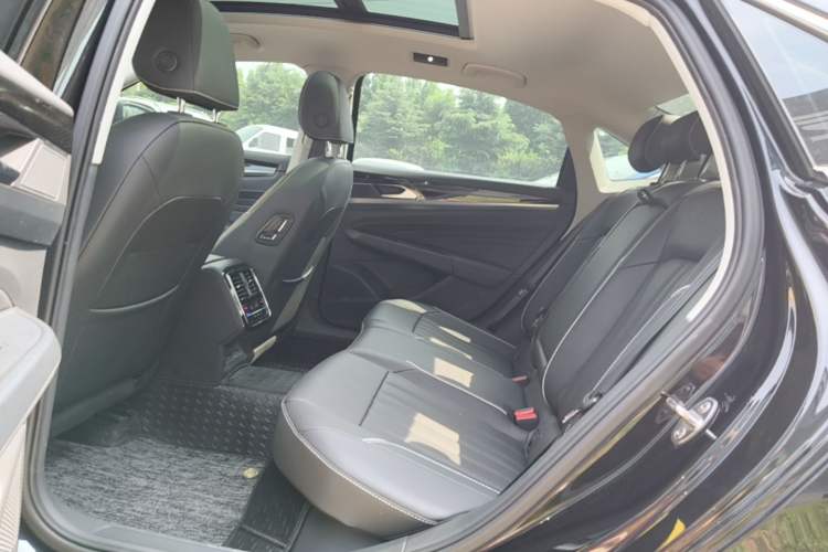 Used Volkswagen Passat New Energy 2022 430 PHEV Hybrid Elite Edition Left Rear Seat