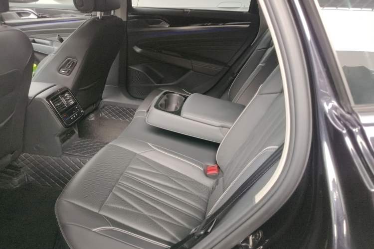 Used Volkswagen Passat New Energy 2022 430 PHEV Hybrid Luxury Edition Left Rear Seat
