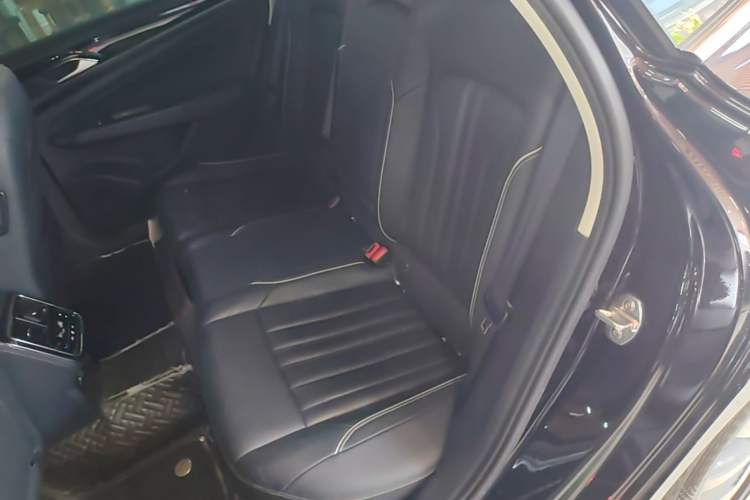 Used Volkswagen Passat New Energy 2022 430 PHEV Hybrid Elite Edition Left Rear Seat
