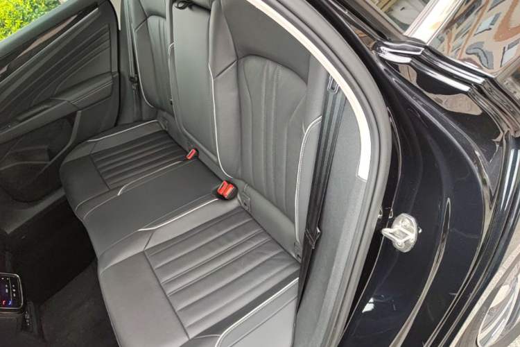 Used Volkswagen Passat New Energy 2022 430 PHEV Hybrid Elite Edition Left Rear Seat