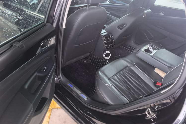 Used Volkswagen Passat New Energy 2022 430 PHEV Hybrid Luxury Edition Left Rear Seat