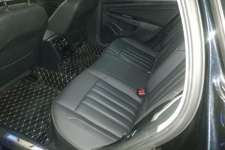 Used Volkswagen Passat New Energy 2022 430 PHEV Hybrid Business Edition Left Rear Seat