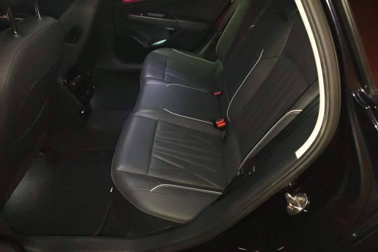 Used Volkswagen Passat New Energy 2022 430 PHEV Hybrid Luxury Edition Left Rear Seat