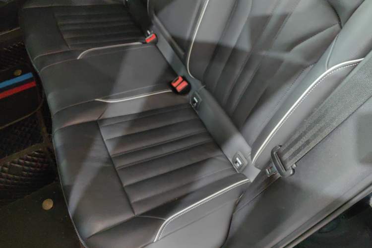 Used Volkswagen Passat New Energy 2022 Revised Version 430 PHEV Hybrid Elite Edition Left Rear Seat