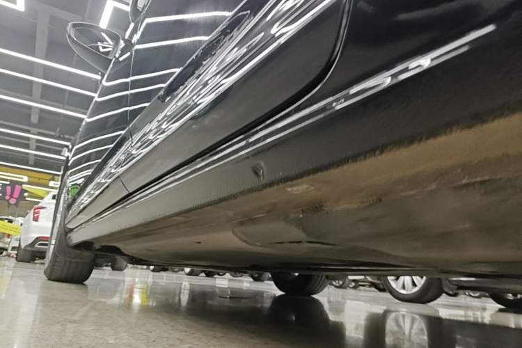 Used Volkswagen Passat New Energy 2022 430 PHEV Hybrid Business Edition Left Side Sill