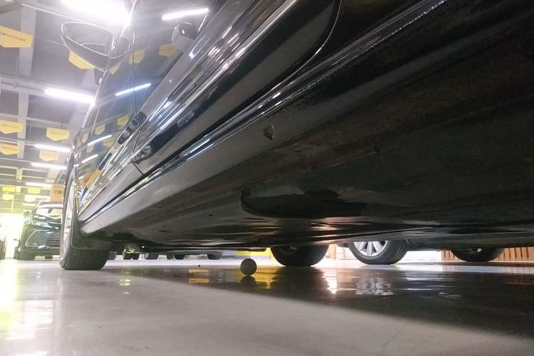 Used Volkswagen Passat New Energy 2022 430 PHEV Hybrid Business Edition Left Side Sill