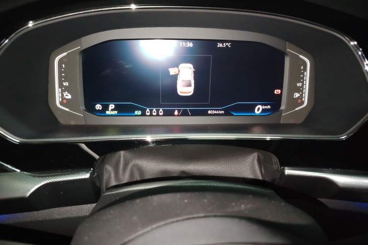 Used Volkswagen Passat New Energy 2022 430 PHEV Hybrid Luxury Edition Odometer Close Up