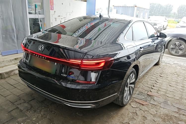 Used Volkswagen Passat New Energy 2022 430 PHEV Hybrid Luxury Edition Rear Right 45 Deg