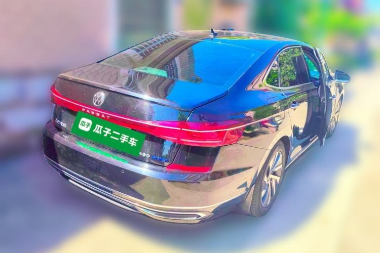 Used Volkswagen Passat New Energy 2022 430 PHEV Hybrid Luxury Edition Rear Right 45 Deg