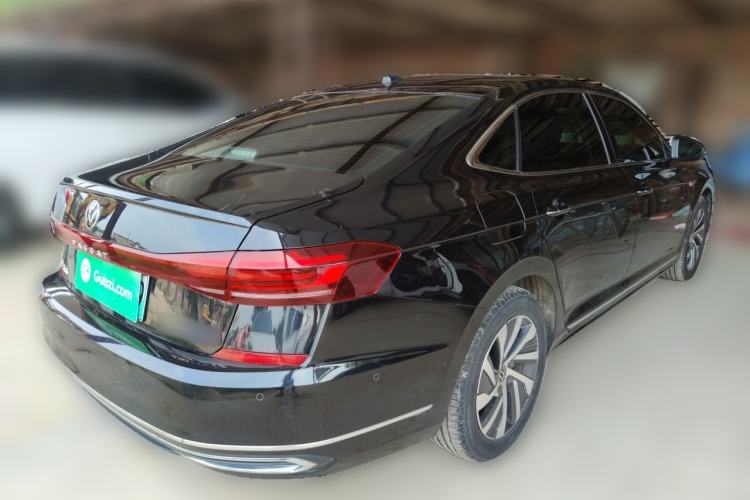 Used Volkswagen Passat New Energy 2022 430 PHEV Hybrid Luxury Edition Rear Right 45 Deg