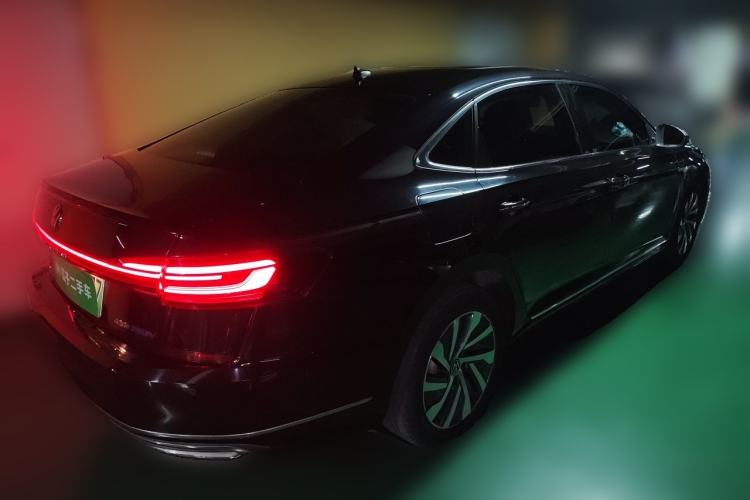 Used Volkswagen Passat New Energy 2022 430 PHEV Hybrid Luxury Edition Rear Right 45 Deg