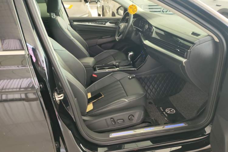 Used Volkswagen Passat New Energy 2022 430 PHEV Hybrid Elite Edition Right Front Seat