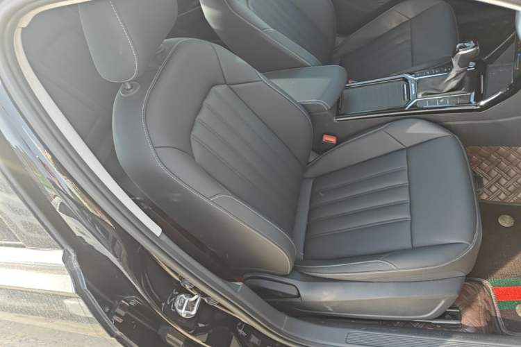 Used Volkswagen Passat New Energy 2022 430 PHEV Hybrid Business Edition Right Front Seat
