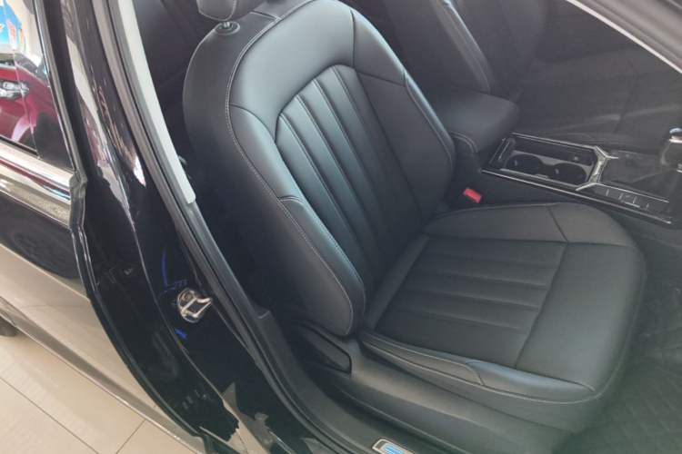 Used Volkswagen Passat New Energy 2022 430 PHEV Hybrid Business Edition Right Front Seat
