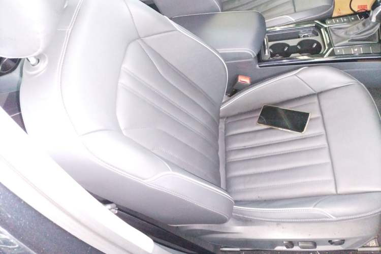 Used Volkswagen Passat New Energy 2022 430 PHEV Hybrid Elite Edition Right Front Seat