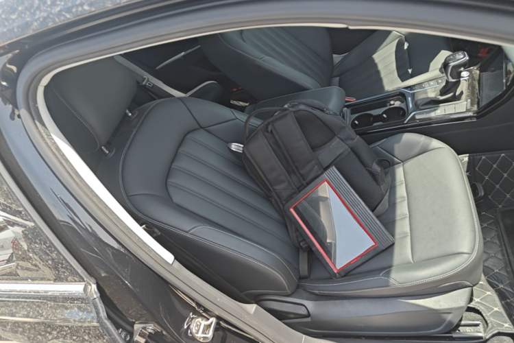 Used Volkswagen Passat New Energy 2022 430 PHEV Hybrid Business Edition Right Front Seat