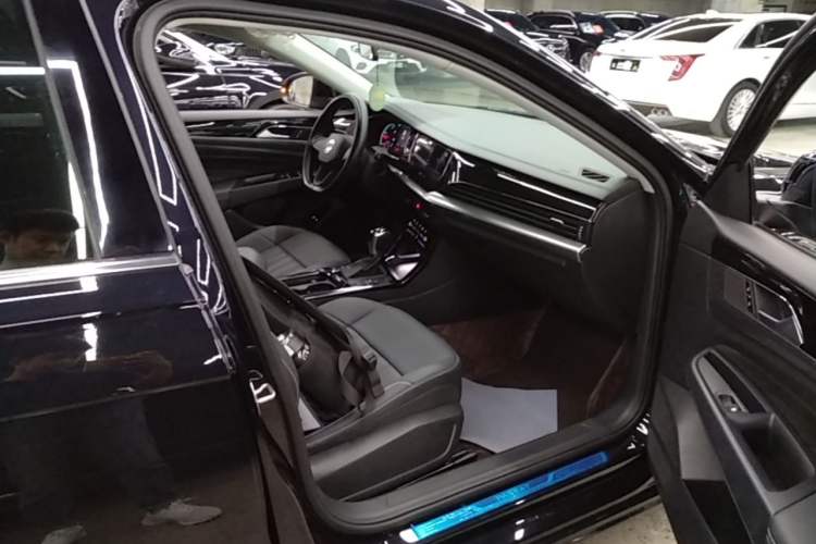 Used Volkswagen Passat New Energy 2022 430 PHEV Hybrid Business Edition Right Front Seat